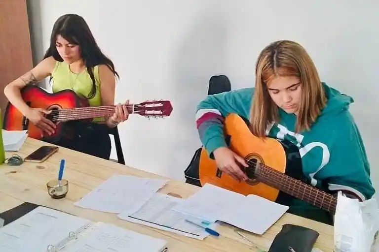 Guitarraa-e1663850126918