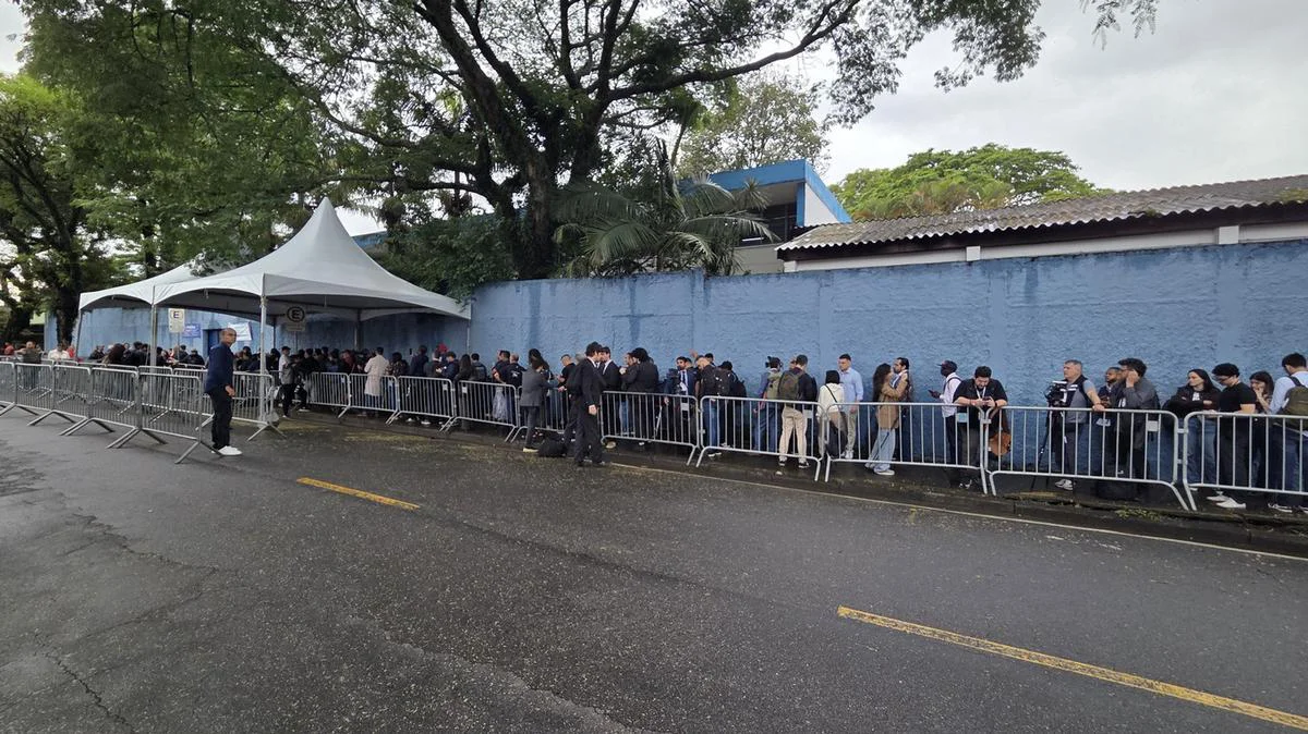 Lula y Flávio Bolsonaro votaron en el balotaje presidencial de Brasil