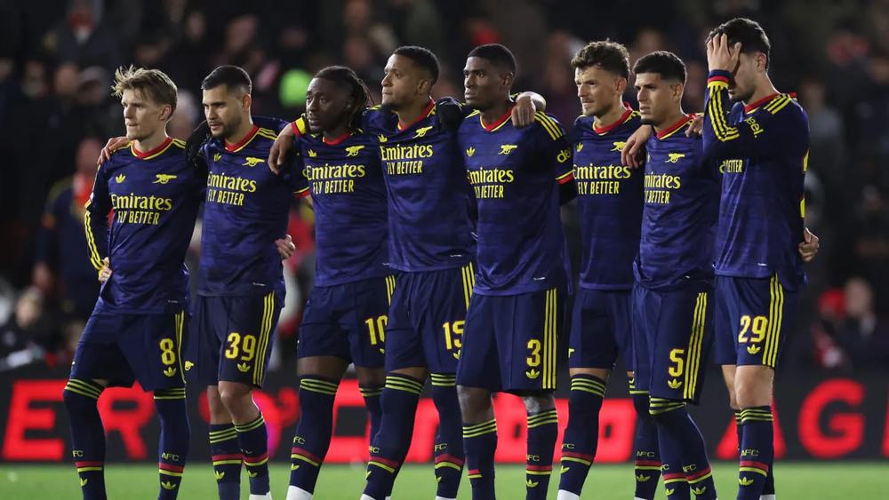 Fleetwood eliminó al Arsenal por penales en la Copa de la Liga