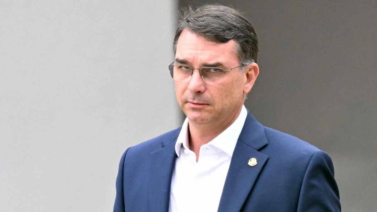 Flávio Bolsonaro necesitará alianzas para impulsar una amnistía para su padre