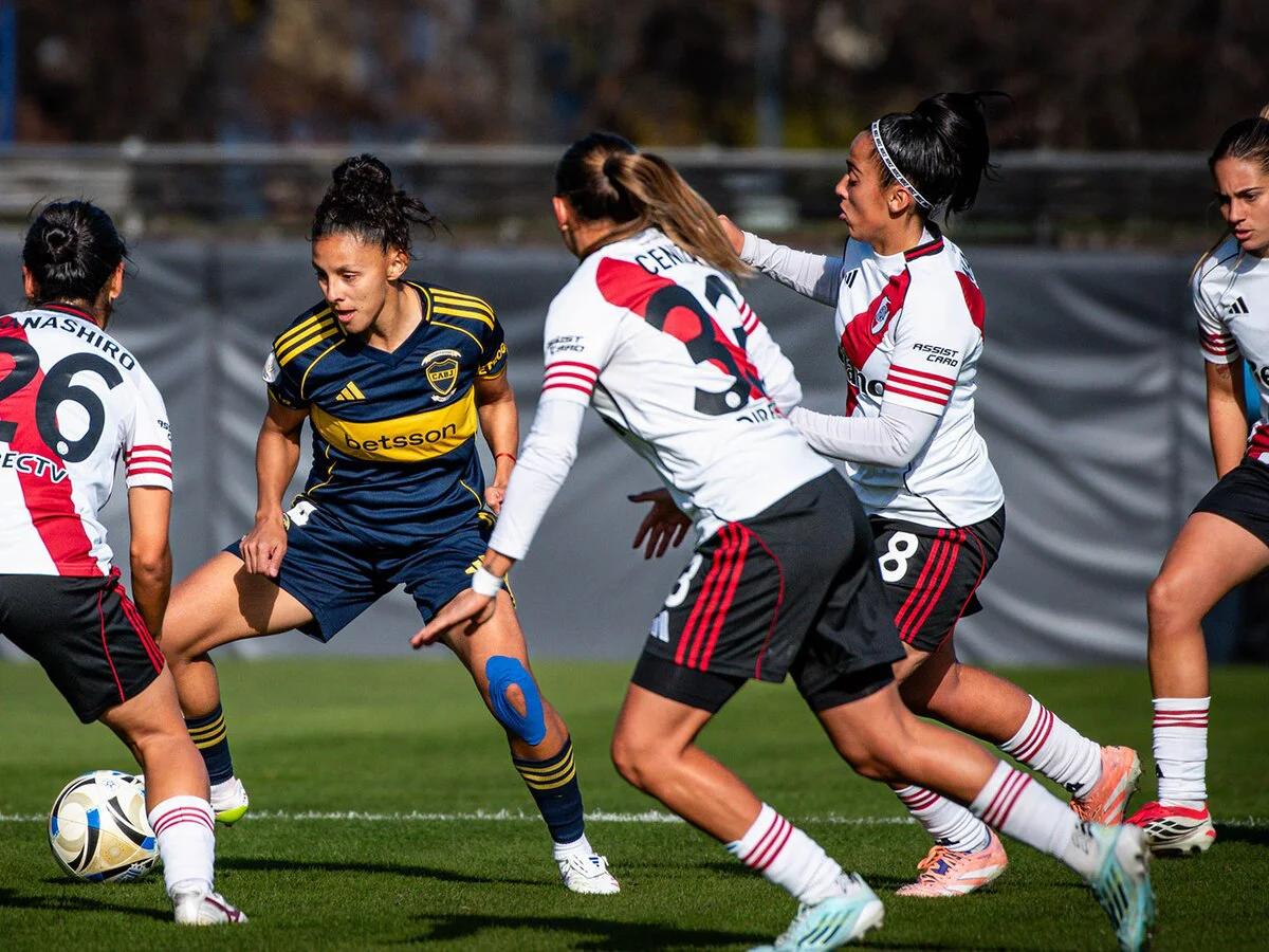 Fútbol femenino: crecen los ingresos, pero persiste la inestabilidad laboral