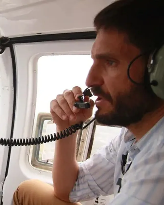 😱Pullaro compra un helicóptero por 13 mil millones de pesos.💵El gobernador firmó un decreto qu (2)