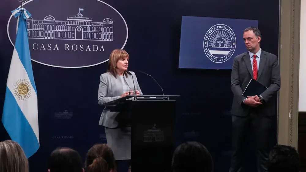 otros-tiempos-cuando-bullrich-y-adorni-compartian-conferencias-de-prensa-foto-presidencia-ZADZPY4KMVFGTOLY6AQZBUYKGI