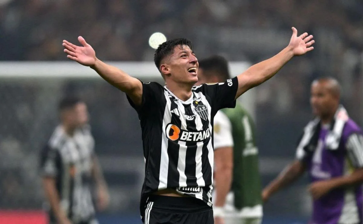Alan Franco fue expulsado y Mineiro pierde una pieza ante Boca