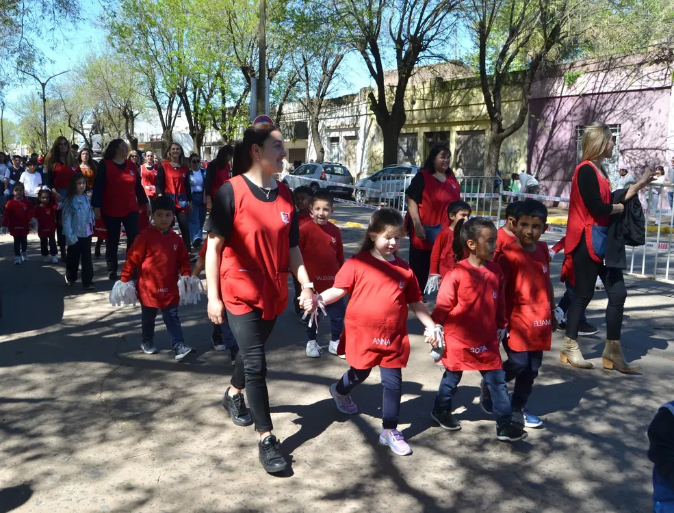 556715910_1253384096829689_557773074890819307_n