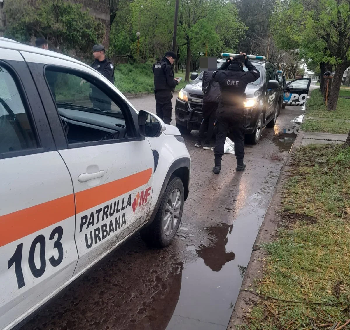 Aprehendieron a dos hombres por un presunto ingreso a una vivienda