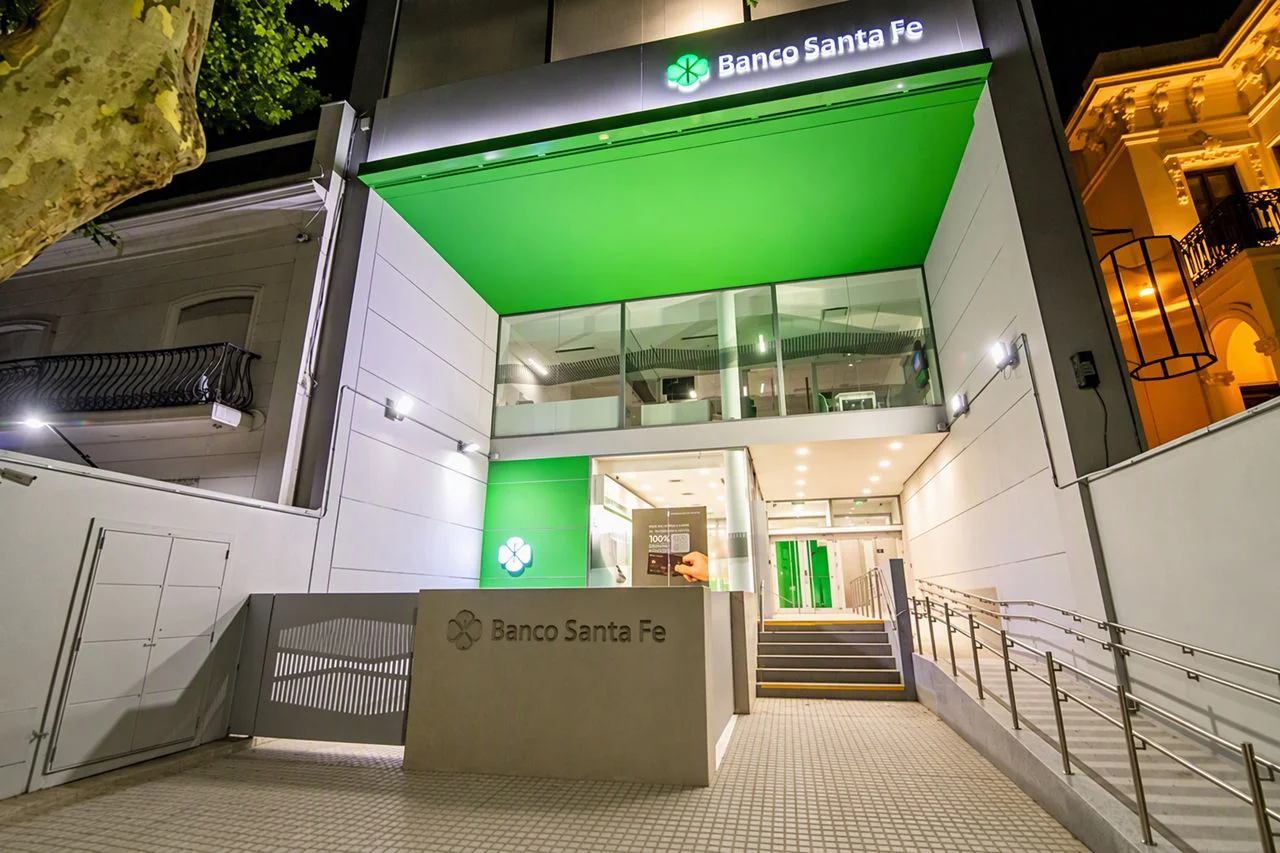 Banco Santa Fe anunció reintegros para empresas que administren fondos laborales