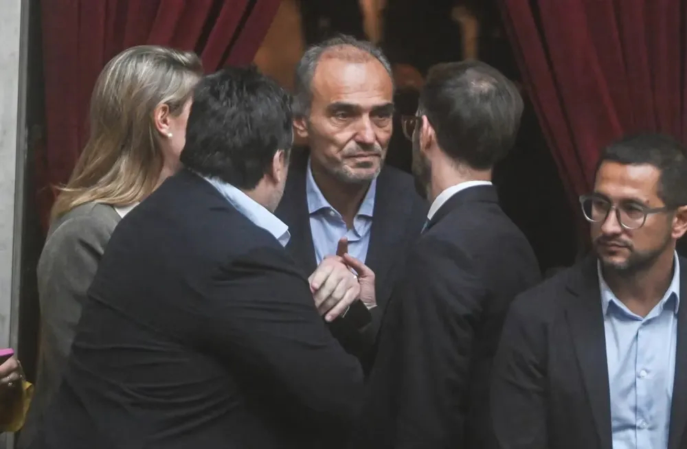 eduardo-lule-menem-cierra-los-acuerdos-con-las-provincias-bajo-la-articulacion-de-diego-santilli-foto-gentileza-clarin-XNXQF2HTHNHXRNMG6EDDU7MKEQ