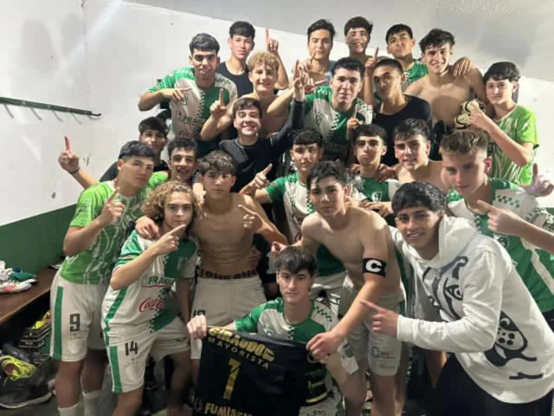 A la final!!! @club_studebaker le ganó 1 a 0 a @atletico.elortondo y jugará con @cap_elortondo por el título. Con gol de @agusspurio el verde se metió en la final.  Felicitaciones por otro gran año en cuarta e