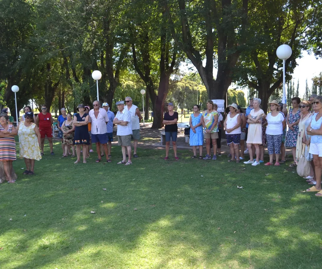 Con gran alegría dimos inicio ayer a la Colonia de Verano para adultos mayores de PAMI.Como cada temporada, muchos vecinos de la ciudad se sumaron a este espacio de encuentro, donde podrán disfrutar de diferentes 