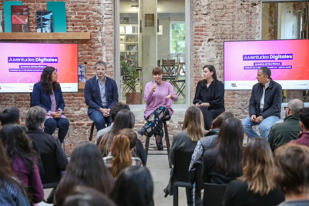 JUVENTUDES DIJITALES