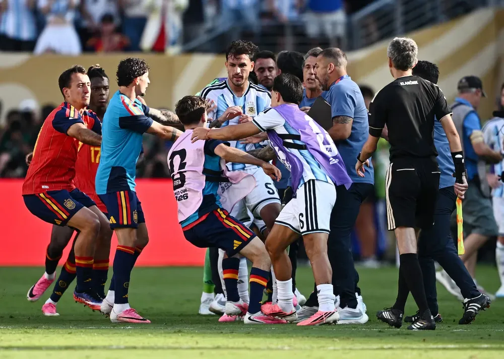 el-volante-fue-expulsado-tras-el-partido-ante-espana-foto-reutersdylan-martinez-SXLNGGSFSJGIVNDBBMOZP6TKDE