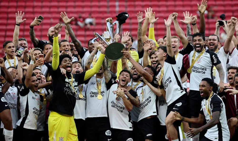 2026-02-01T223350Z_713530897_UP1EM211QDBFA_RTRMADP_3_SOCCER-BRAZIL-FLA-CTH-REPORT_16_37_29_807