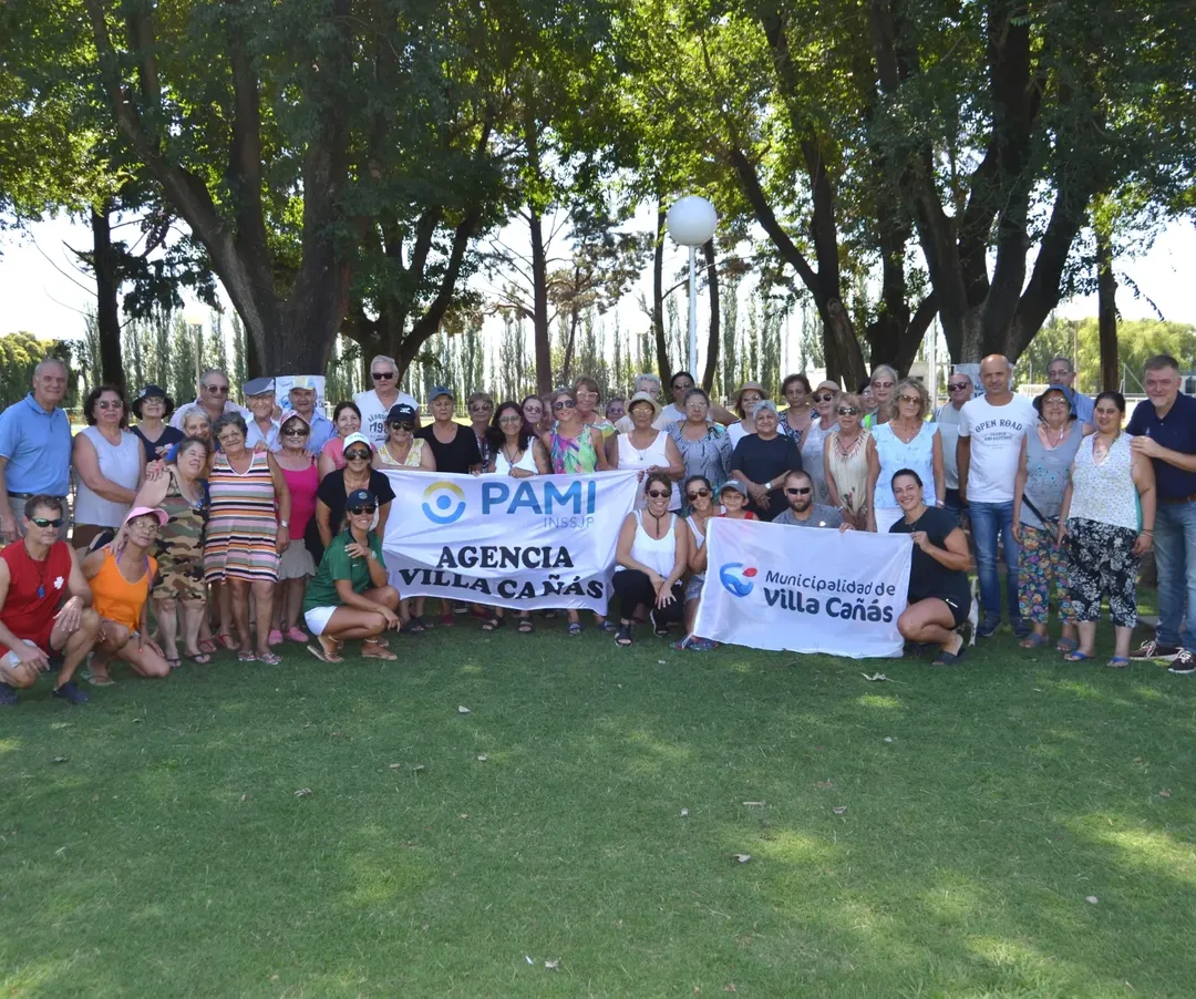 Con gran alegría dimos inicio ayer a la Colonia de Verano para adultos mayores de PAMI.Como cada temporada, muchos vecinos de la ciudad se sumaron a este espacio de encuentro, donde podrán disfrutar de diferen (5)