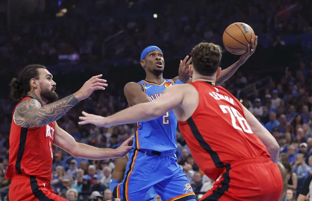 2025-10-22T000950Z_424137651_MT1USATODAY27383818_RTRMADP_3_NBA-HOUSTON-ROCKETS-AT-OKLAHOMA-CITY-THUNDER_2025_10_22_11_04_06