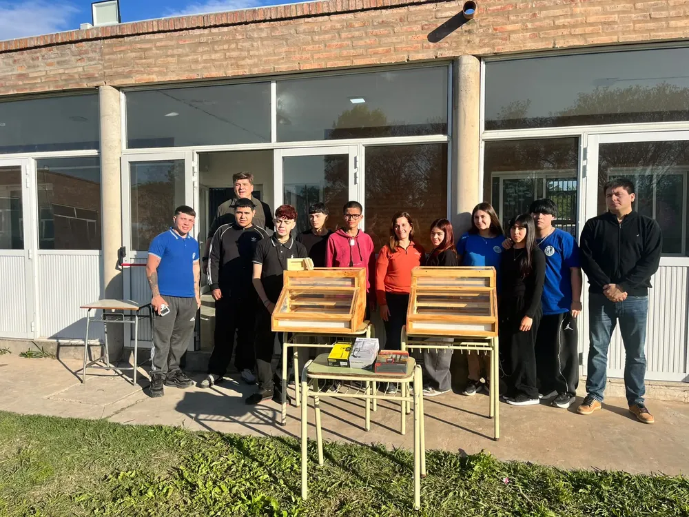 Una escuela de Venado Tuerto incorpora deshidratadores solares para aprender