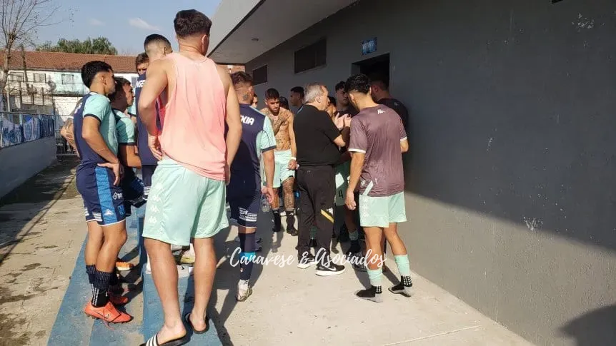 san-telmo-vs-aldosivi-suspendido-por-una-bomba-de-estruendo-en-el-vestuario-visitante_862x485