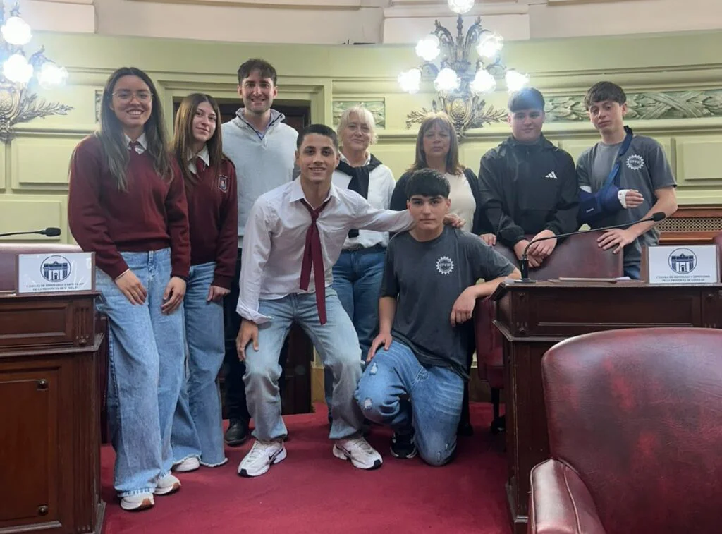 Estudiantes de Elortondo llevaron propuestas de transporte y educación a Diputados