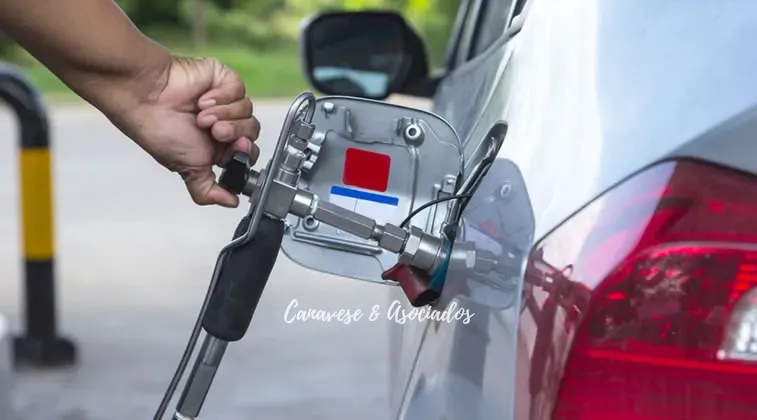 Carga-de-GNC-a-vehiculos-con-valvula-de-carga-externa