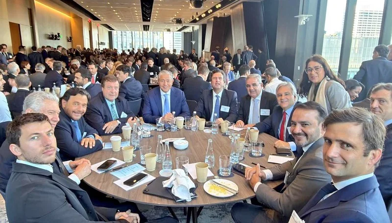 Gobernadores-con-Milei-1