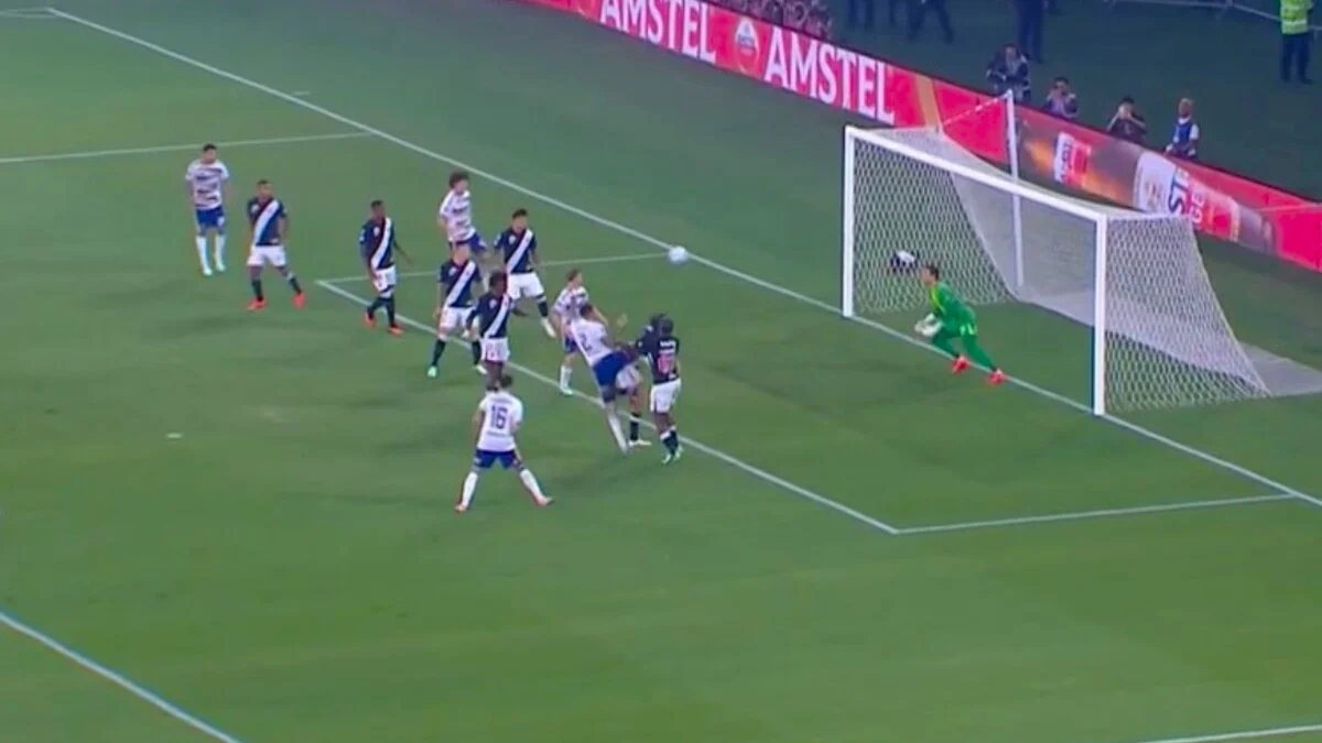 Di Lollo adelantó a Boca e igualó parcialmente la serie