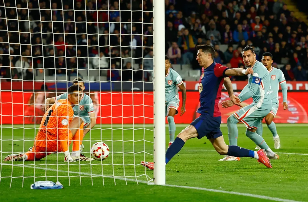 2025-02-25T222347Z_1356658441_UP1EL2P1Q7M7A_RTRMADP_3_SOCCER-SPAIN-BAR-ATM-REPORT