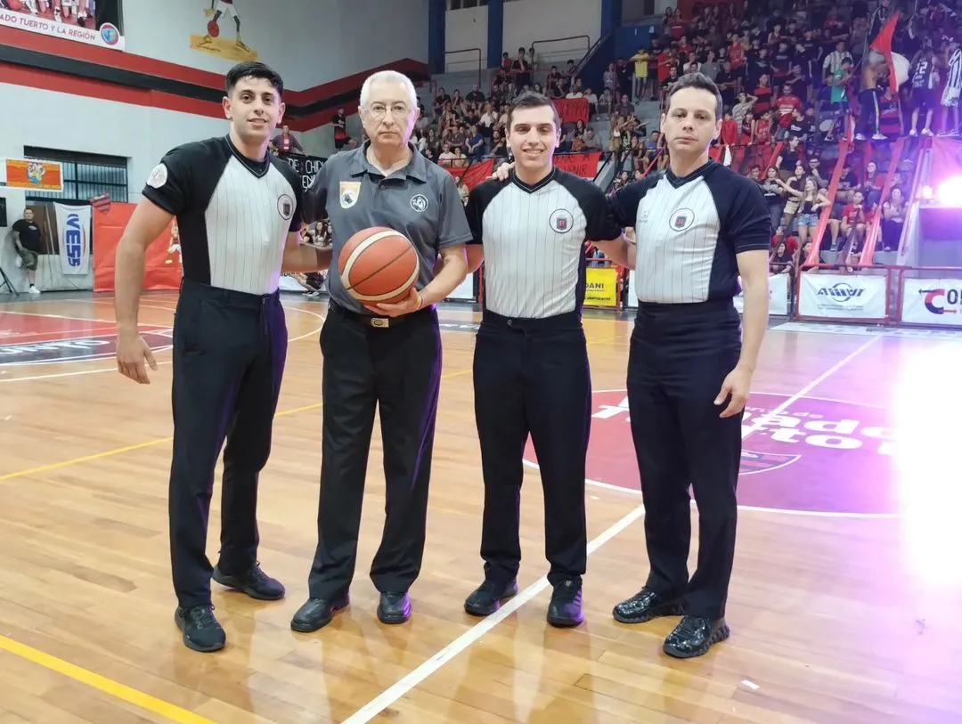 ATLÉTICO ELORTONDO SE LLEVÓ DE CANCHA DE OLIMPIA EL PRIMER JUEGO DE LA FINAL   Este lunes comenzó la serie final que definirá al campeón del torneo Clausura de la Asociación Venadense de Basquet   En cancha d