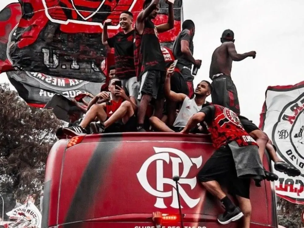 iEYYLGNve_2000x1500__1