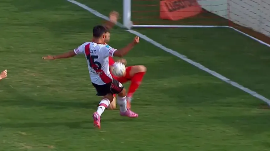 el-penal-que-pidio-todo-river-ante-barracas-central-por-mano-de-campi_862x485